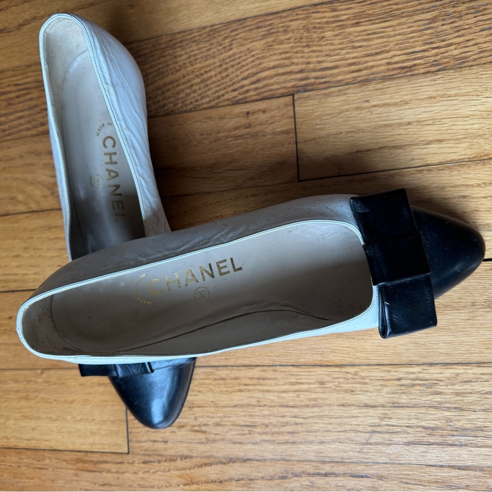 Vintage CHANEL 2 inch heel bought as vintage used once